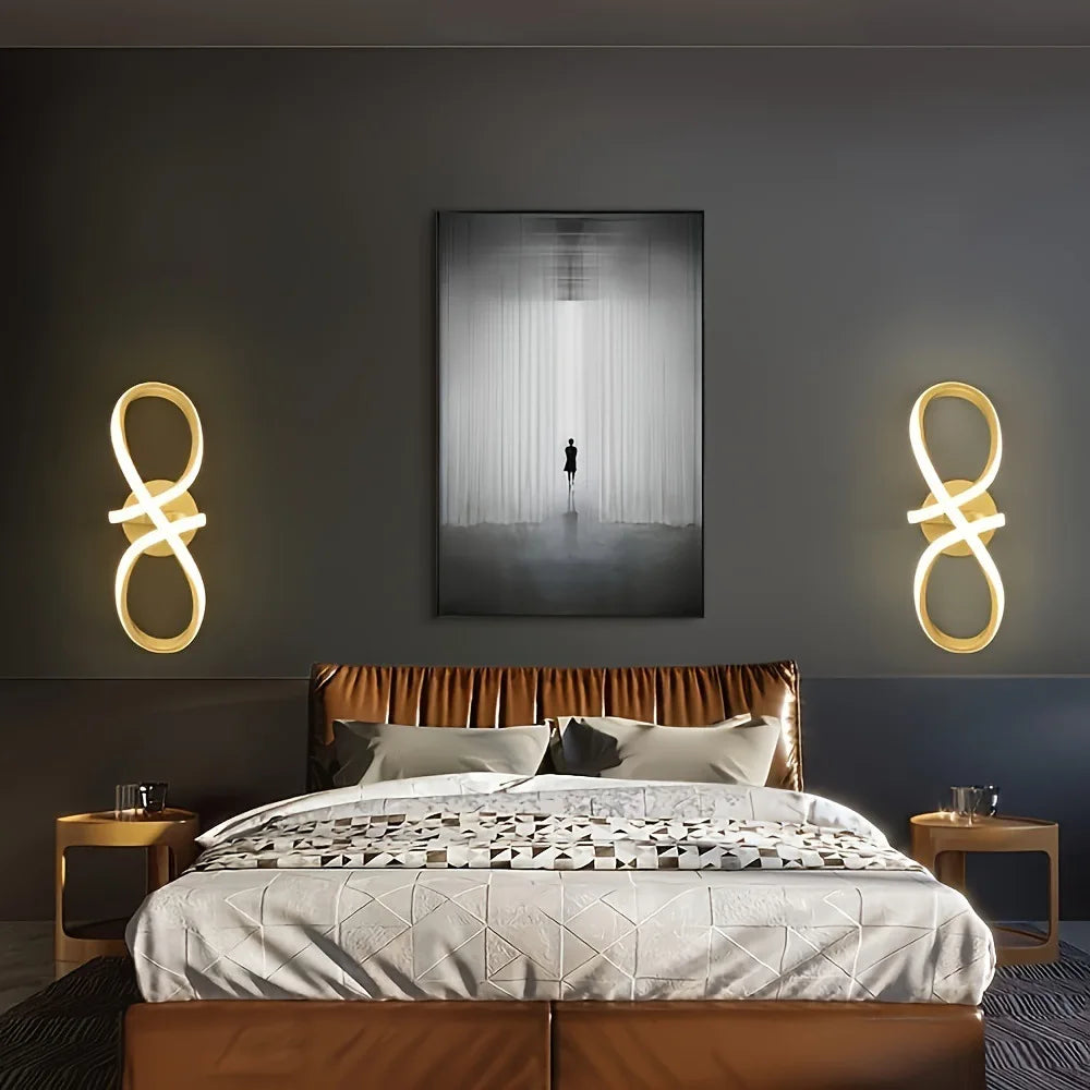 Modern LED Mobius Ring Wall Light – Black & Gold